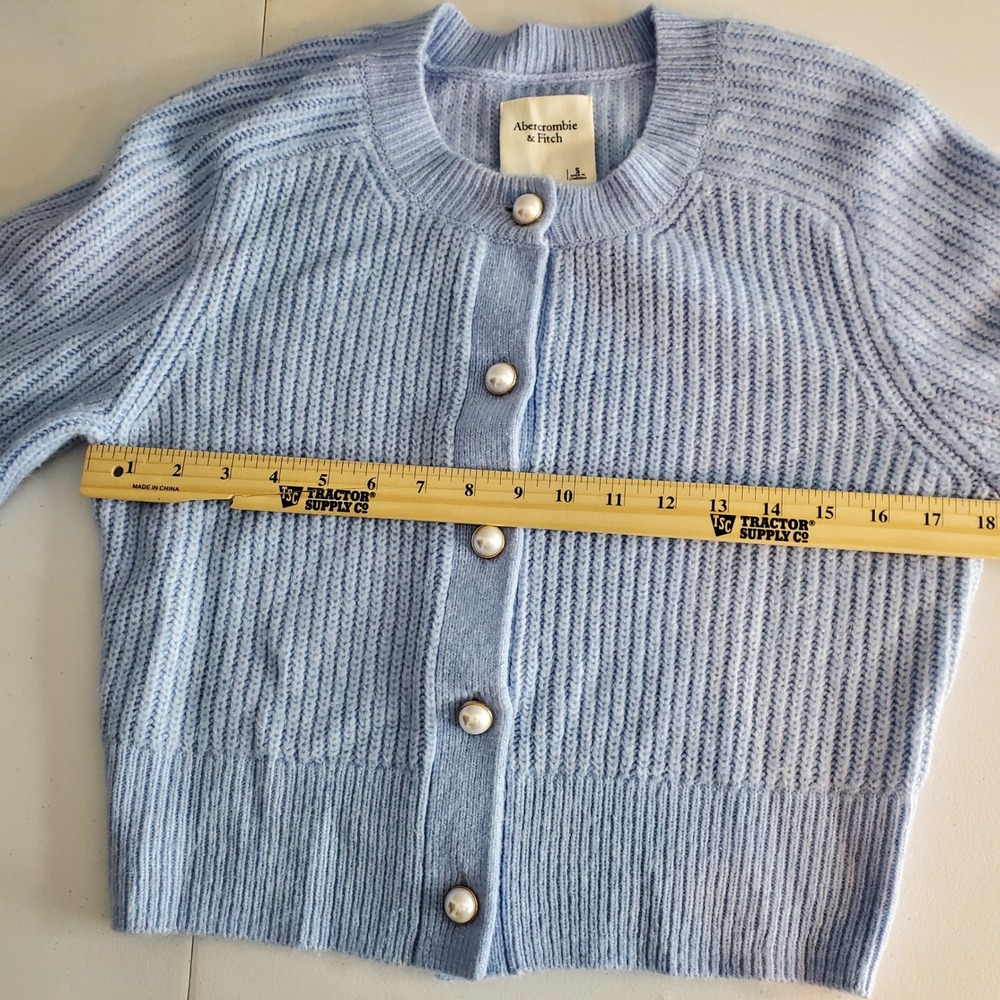 Abercrombie & Fitch Blue Pearl Button Cropped Knit Cardigan S Coquette Preppy - Picture 6 of 11
